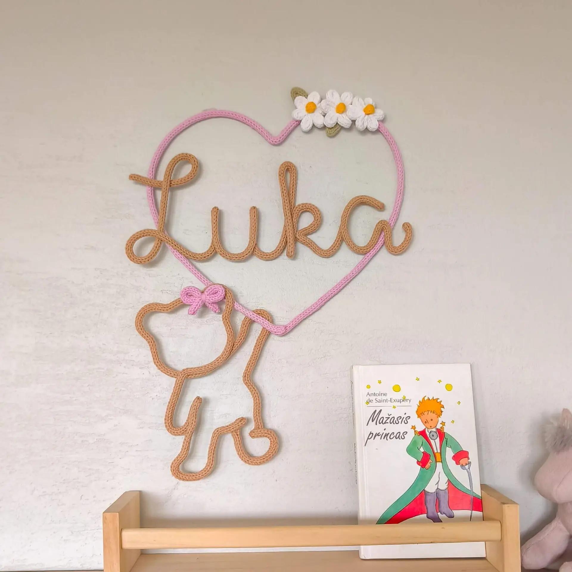Rankų darbo dekoracija meškiukas su širdimi